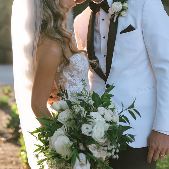 Berta Privee Wedding Dress - Picture 4 of 6